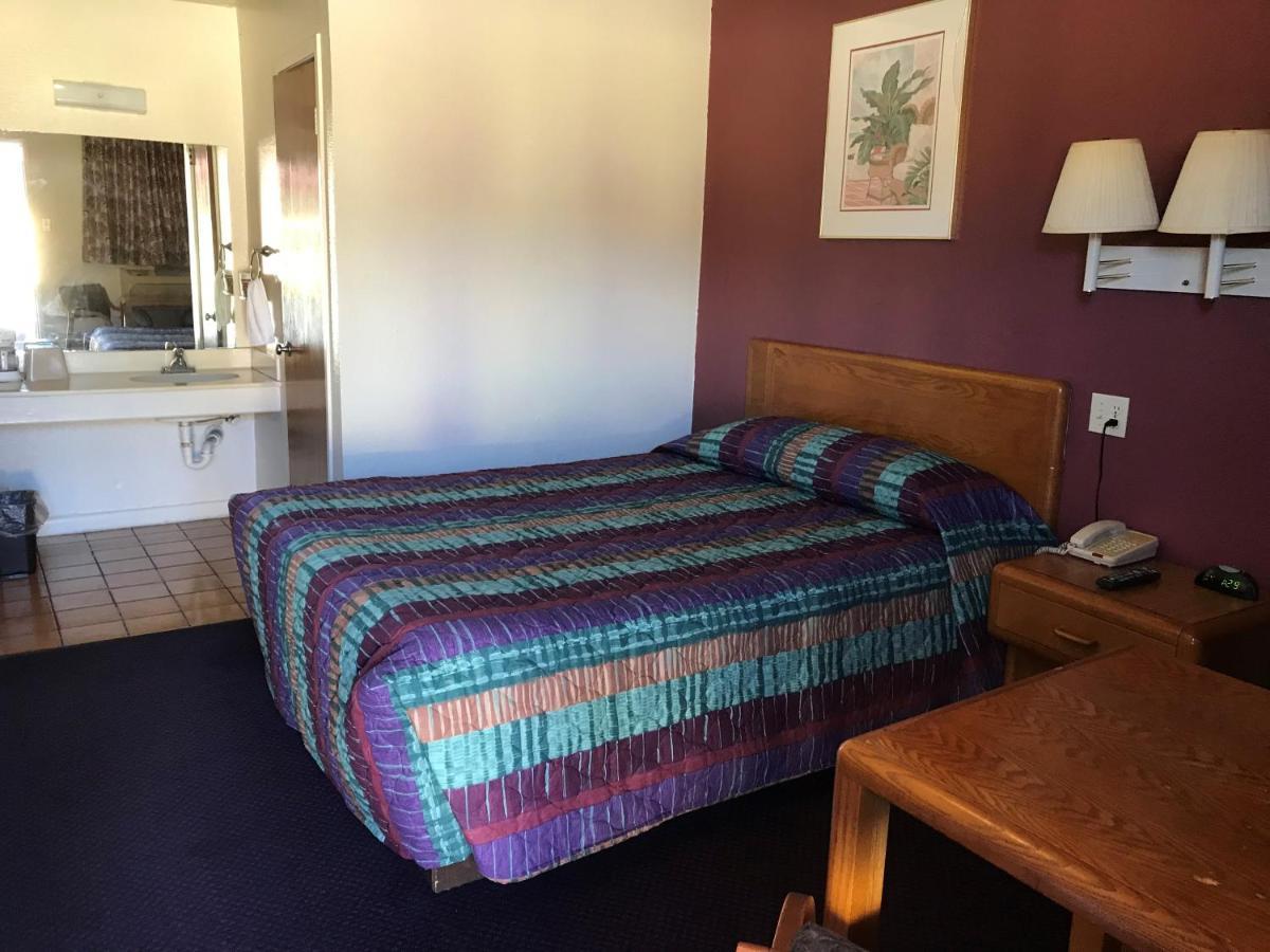 Luxury Inn George West Екстериор снимка