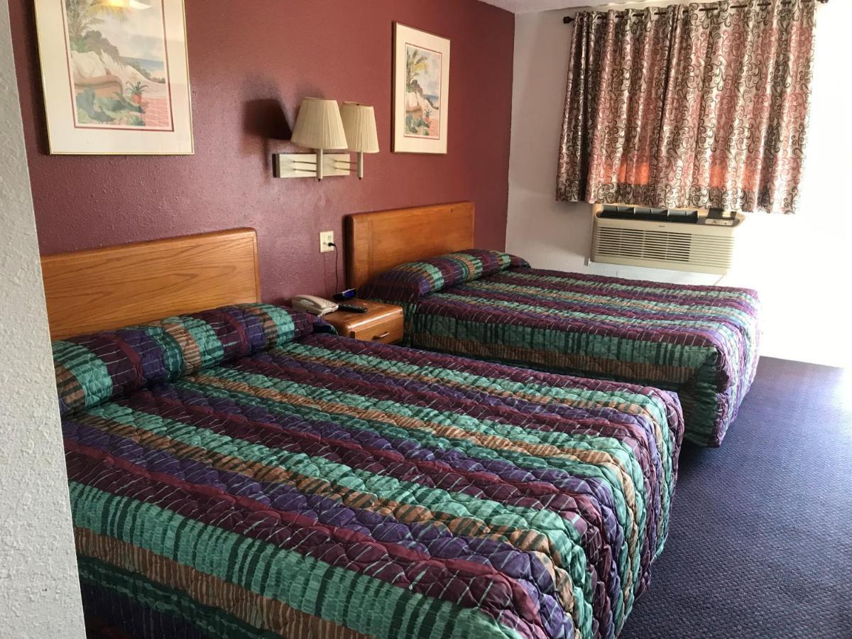 Luxury Inn George West Екстериор снимка
