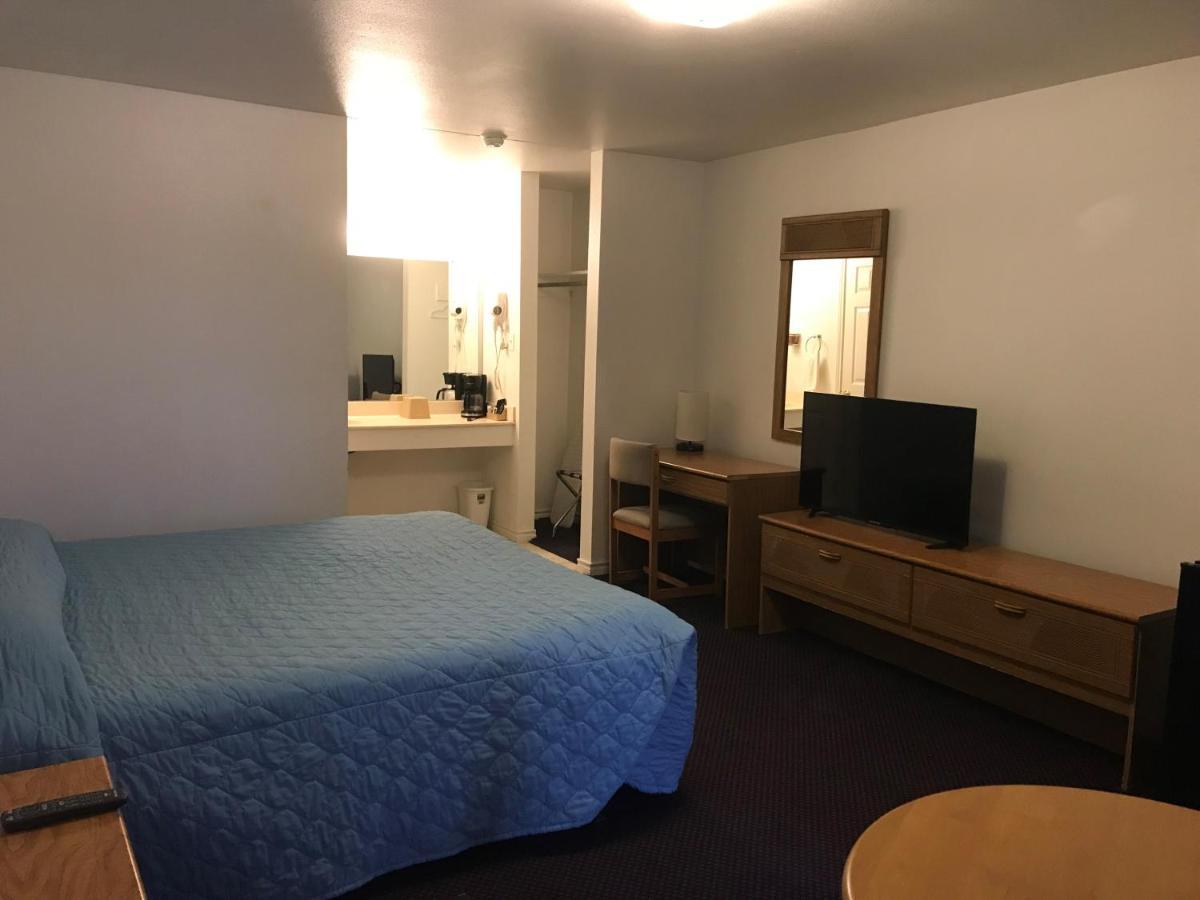 Luxury Inn George West Екстериор снимка
