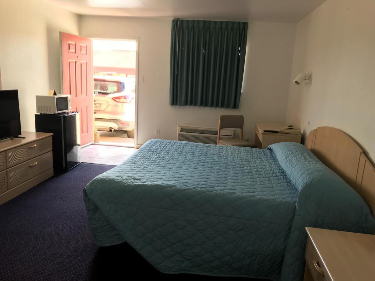 Luxury Inn George West Екстериор снимка