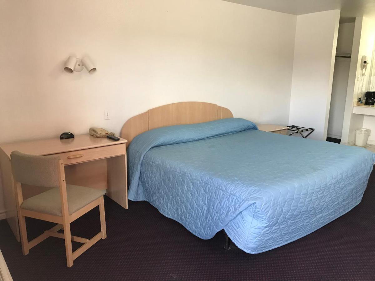 Luxury Inn George West Екстериор снимка