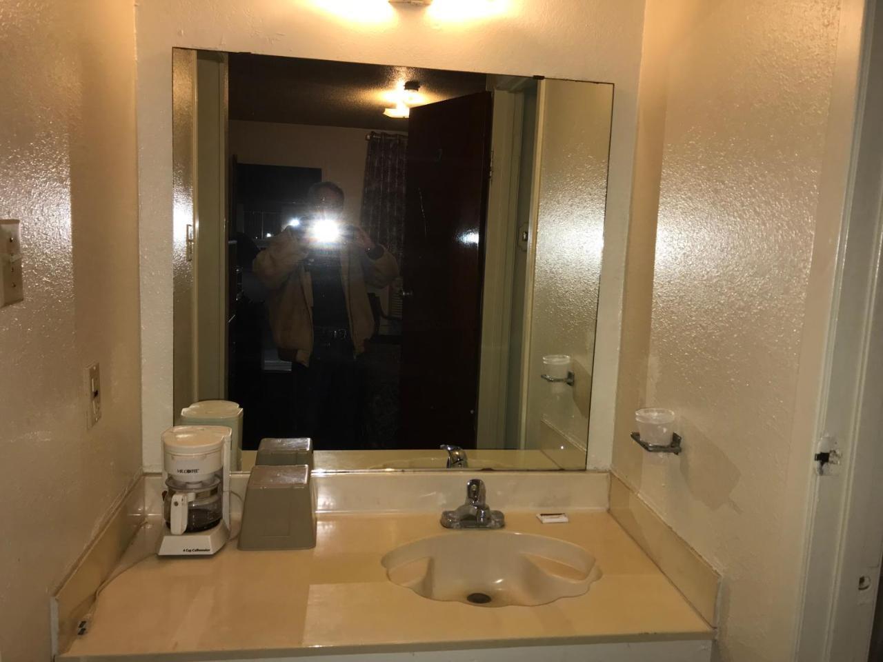 Luxury Inn George West Екстериор снимка